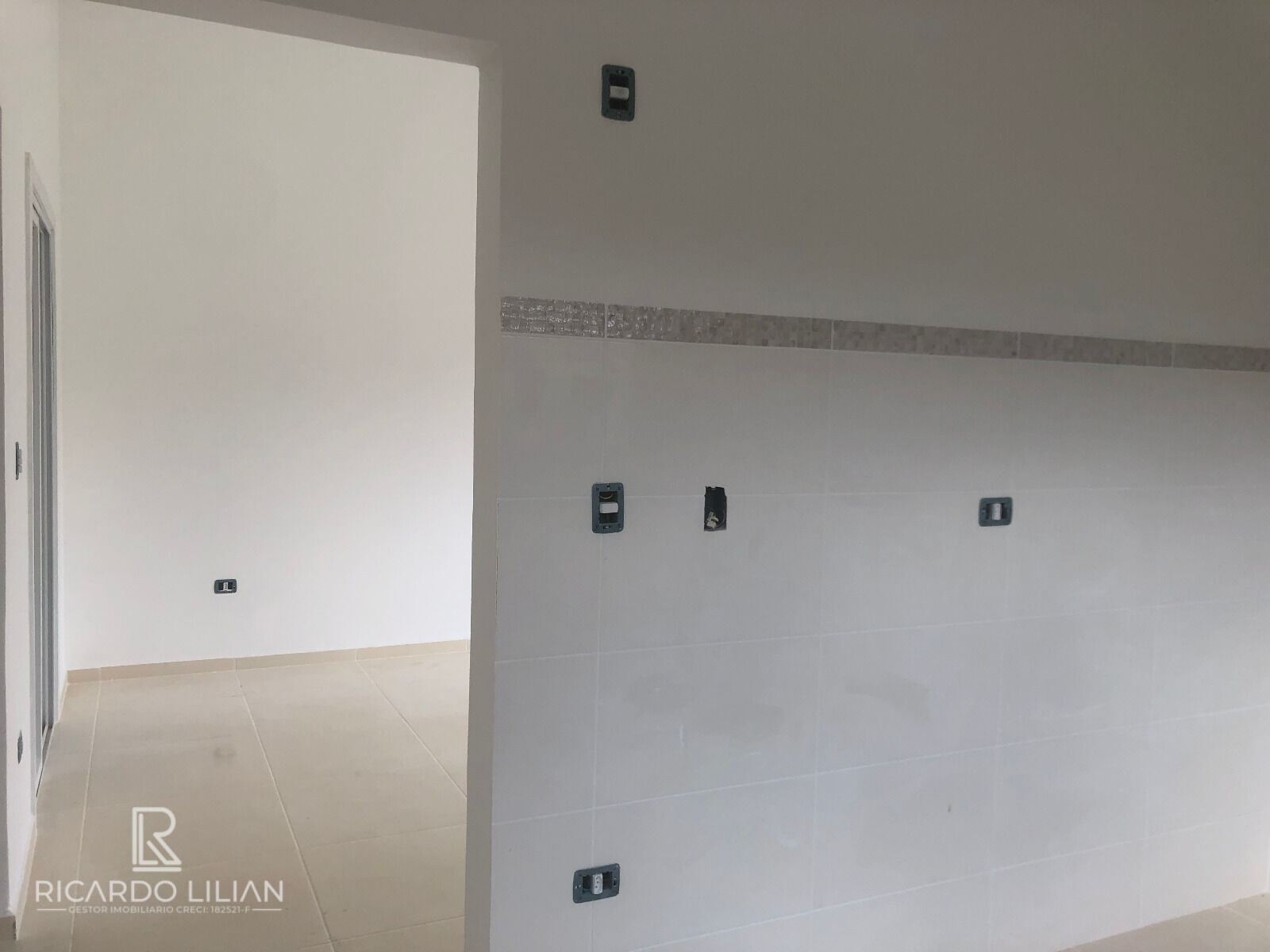 Casa à venda com 3 quartos, 80m² - Foto 14