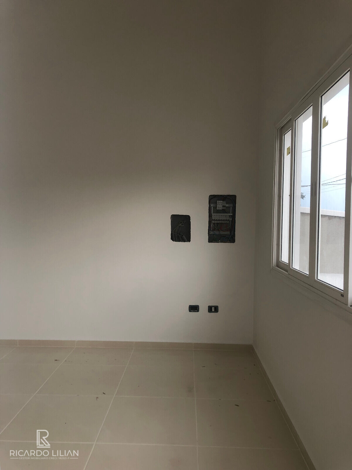 Casa à venda com 3 quartos, 80m² - Foto 11