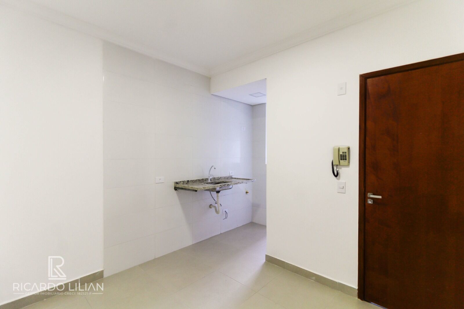 Apartamento à venda com 1 quarto, 28m² - Foto 2