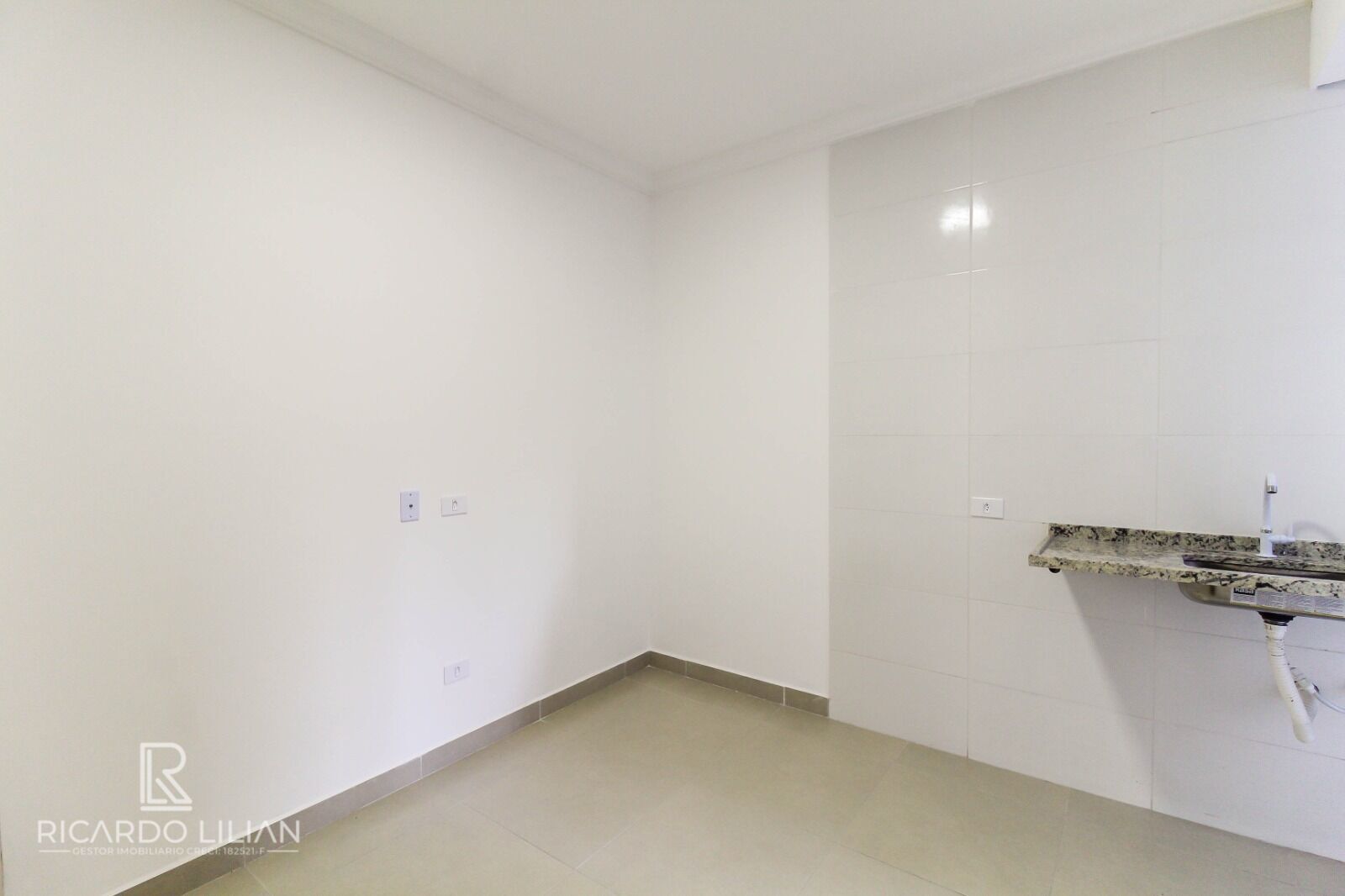 Apartamento à venda com 1 quarto, 28m² - Foto 3