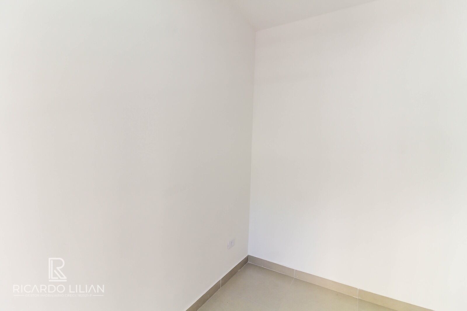 Apartamento à venda com 1 quarto, 28m² - Foto 9