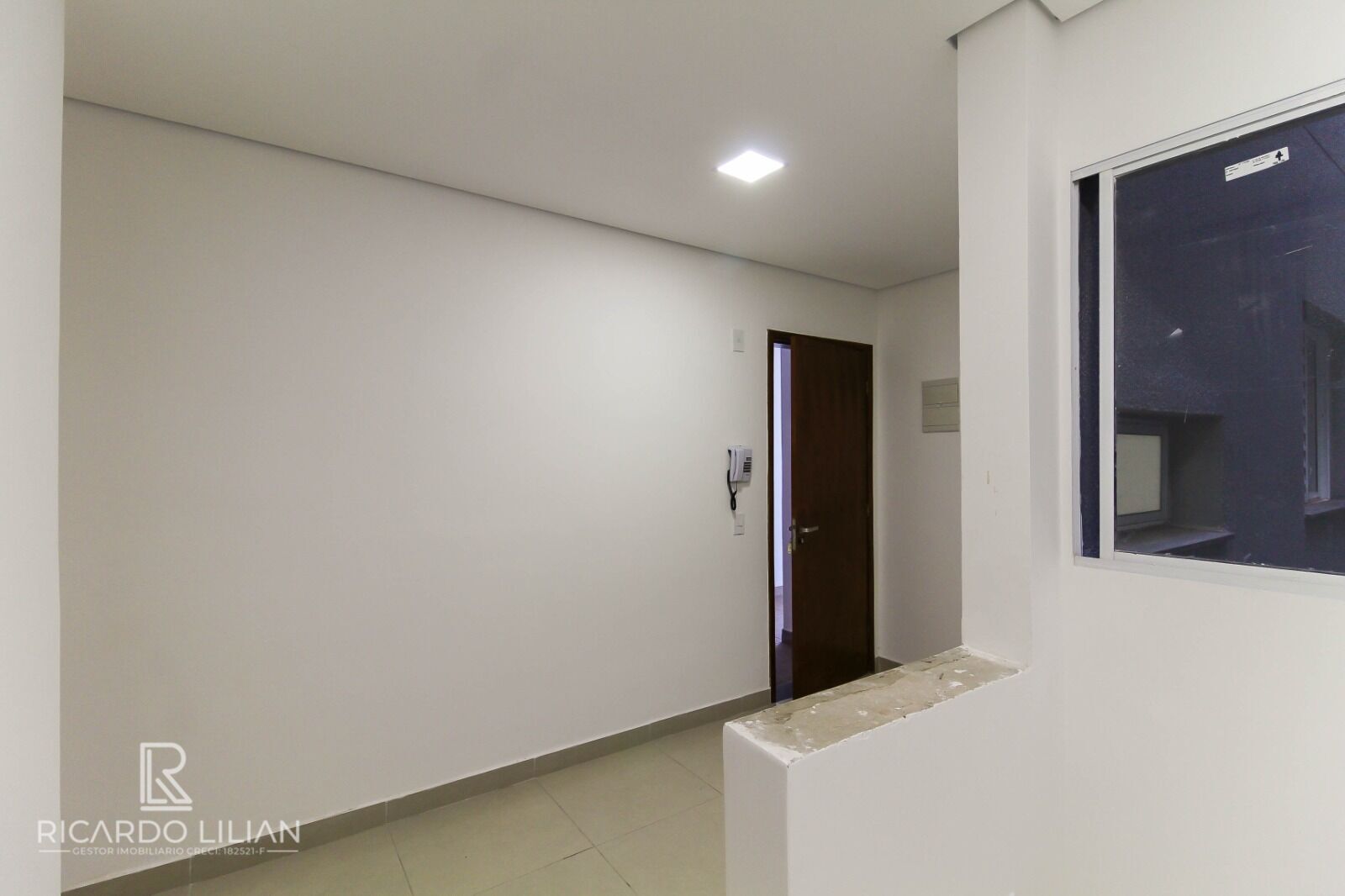 Apartamento à venda com 1 quarto, 28m² - Foto 4