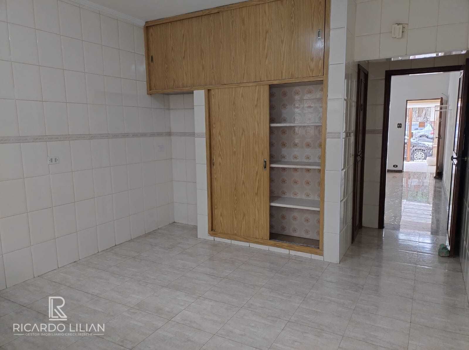 Casa à venda com 2 quartos, 180m² - Foto 8