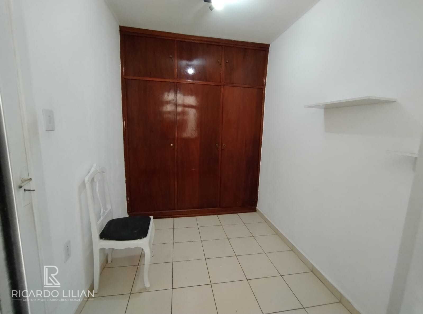 Casa à venda com 2 quartos, 180m² - Foto 9