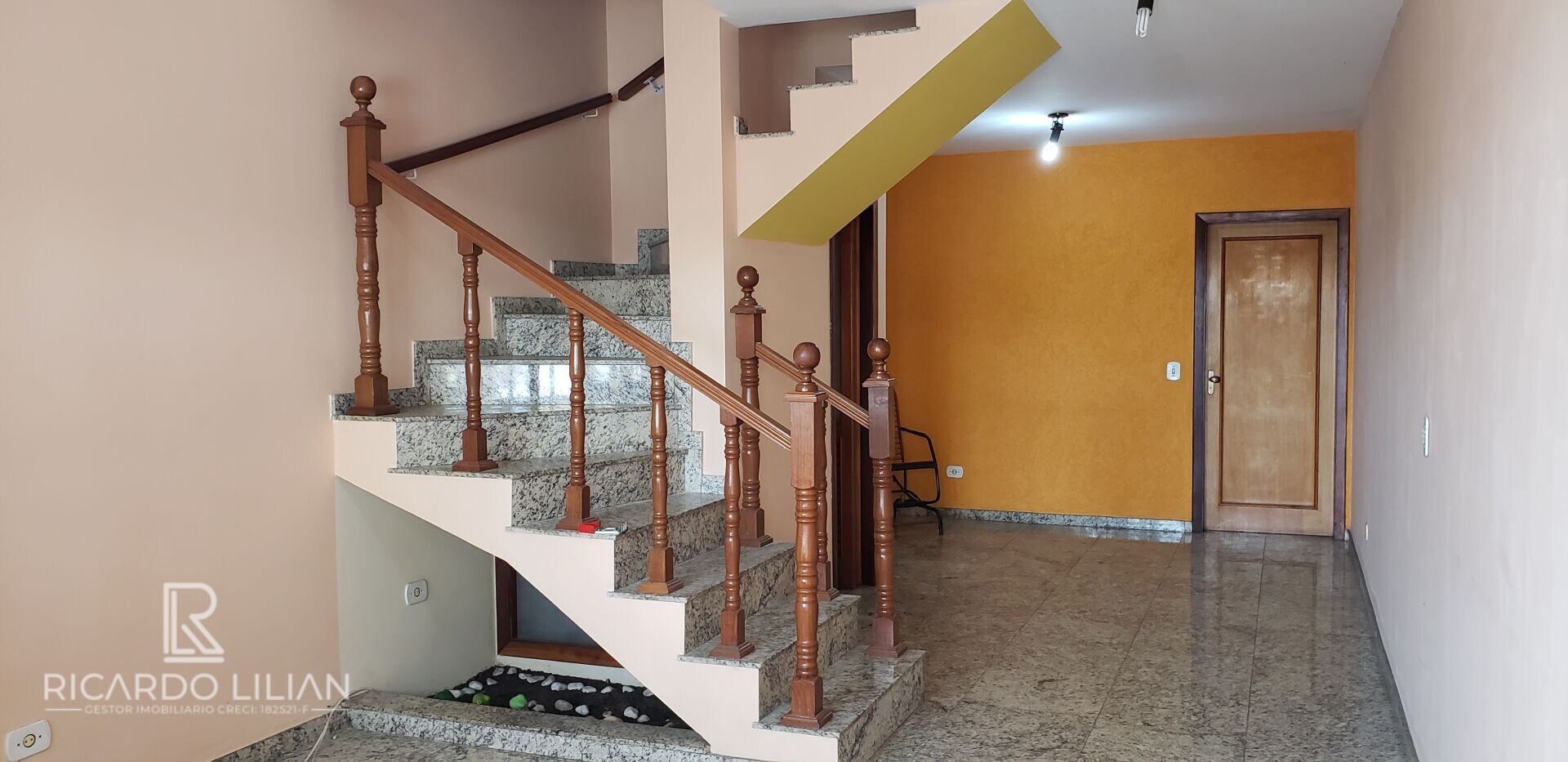 Sobrado à venda com 3 quartos, 94m² - Foto 4