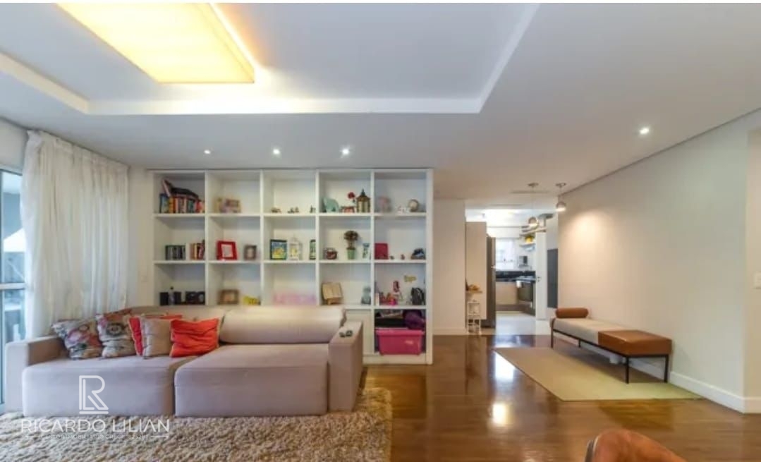 Apartamento à venda com 3 quartos, 144m² - Foto 1