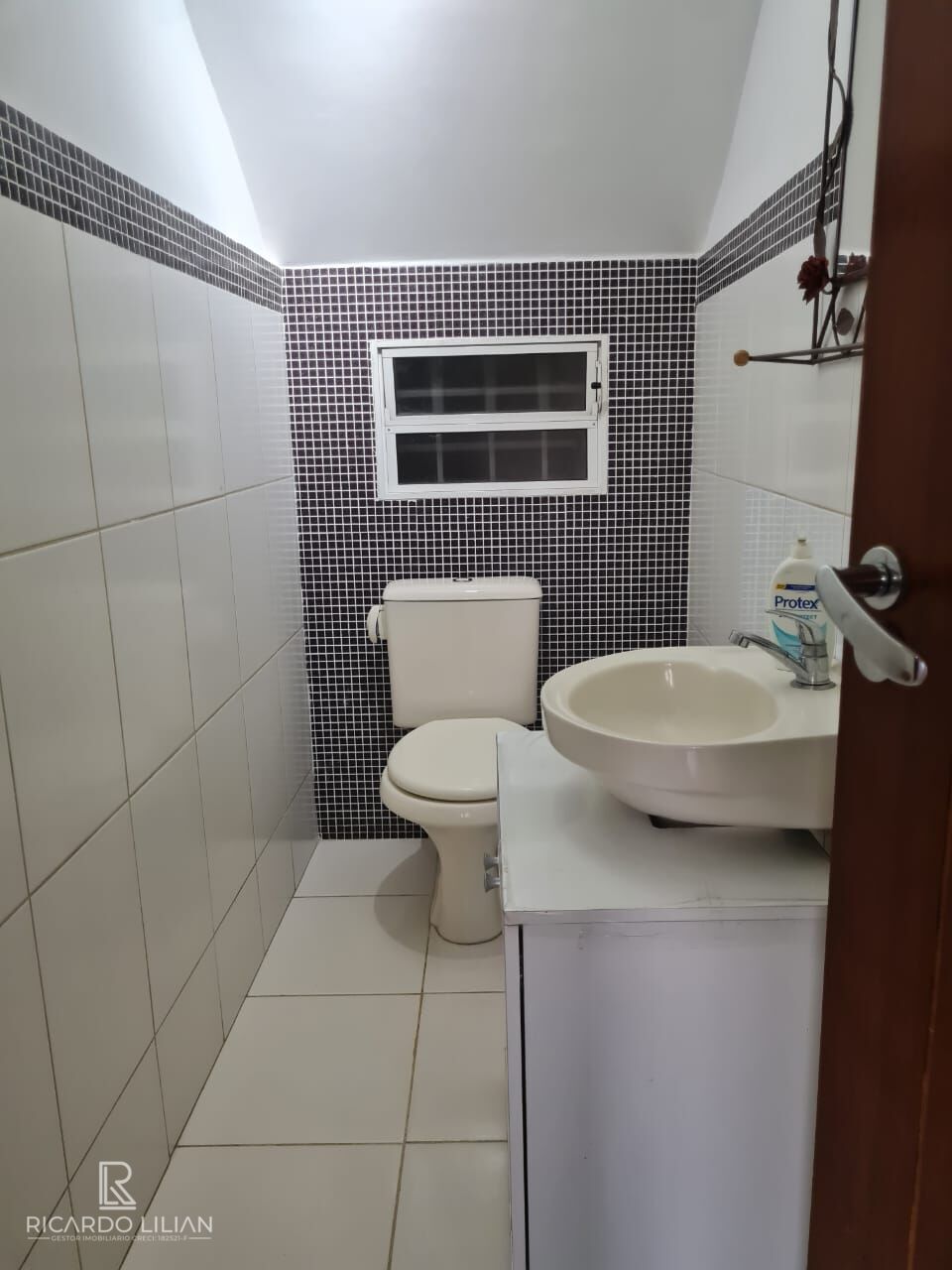 Casa de Condomínio à venda com 3 quartos, 250m² - Foto 18