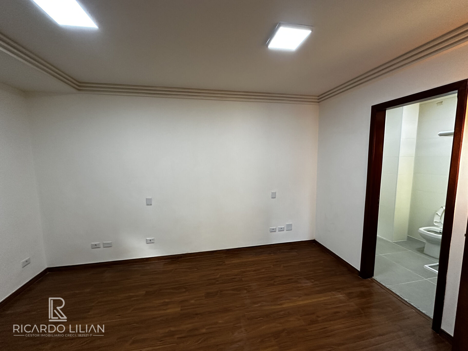 Sobrado à venda com 7 quartos, 380m² - Foto 32