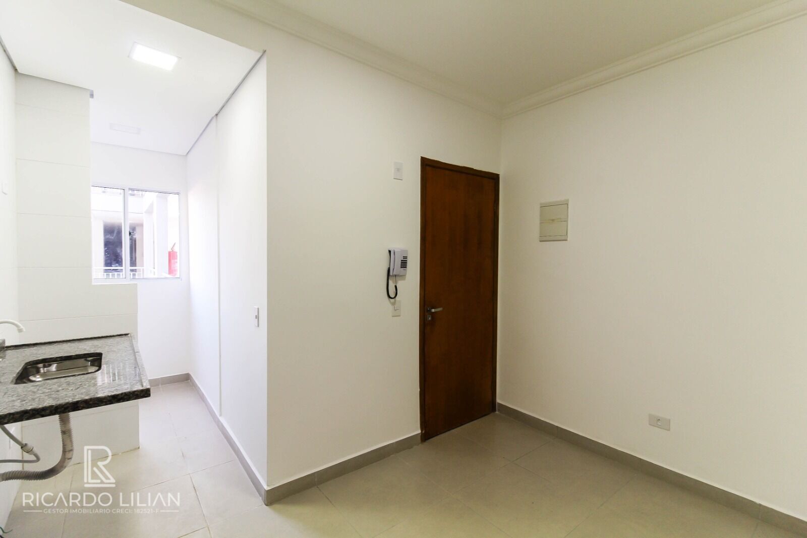 Apartamento à venda com 1 quarto, 30m² - Foto 2