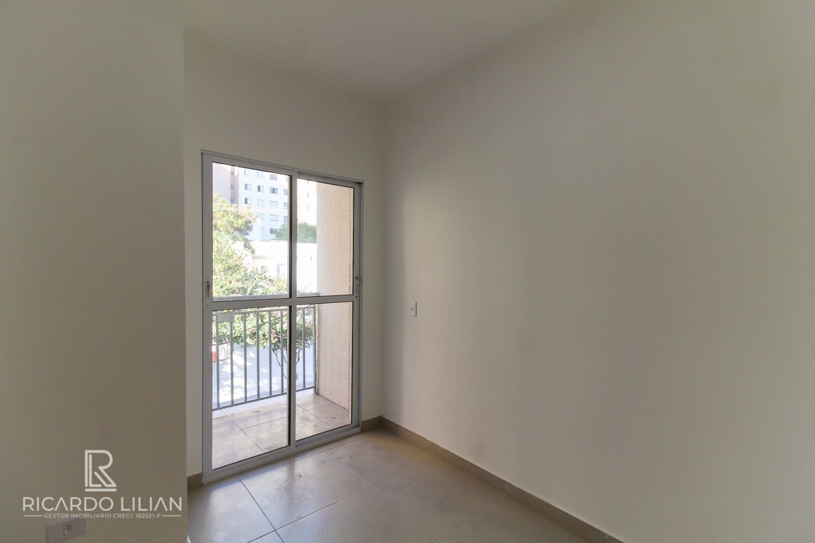 Apartamento à venda com 1 quarto, 30m² - Foto 1