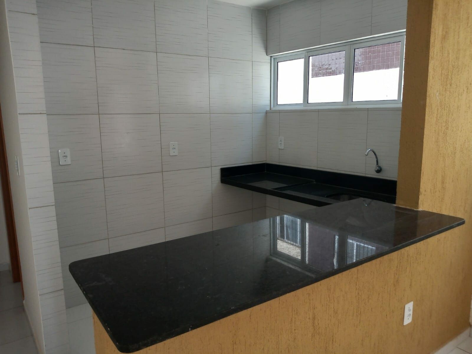 Casa à venda com 2 quartos, 60m² - Foto 4