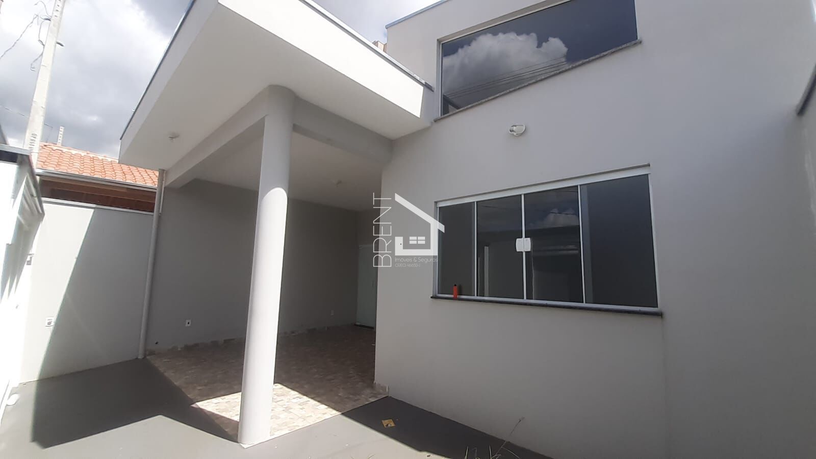 Casa à venda com 2 quartos, 93m² - Foto 1