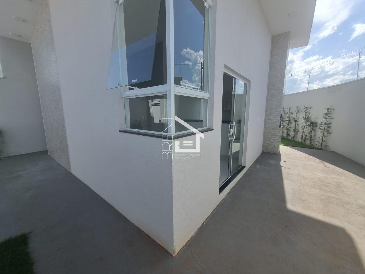 Casa à venda com 2 quartos, 74m² - Foto 2