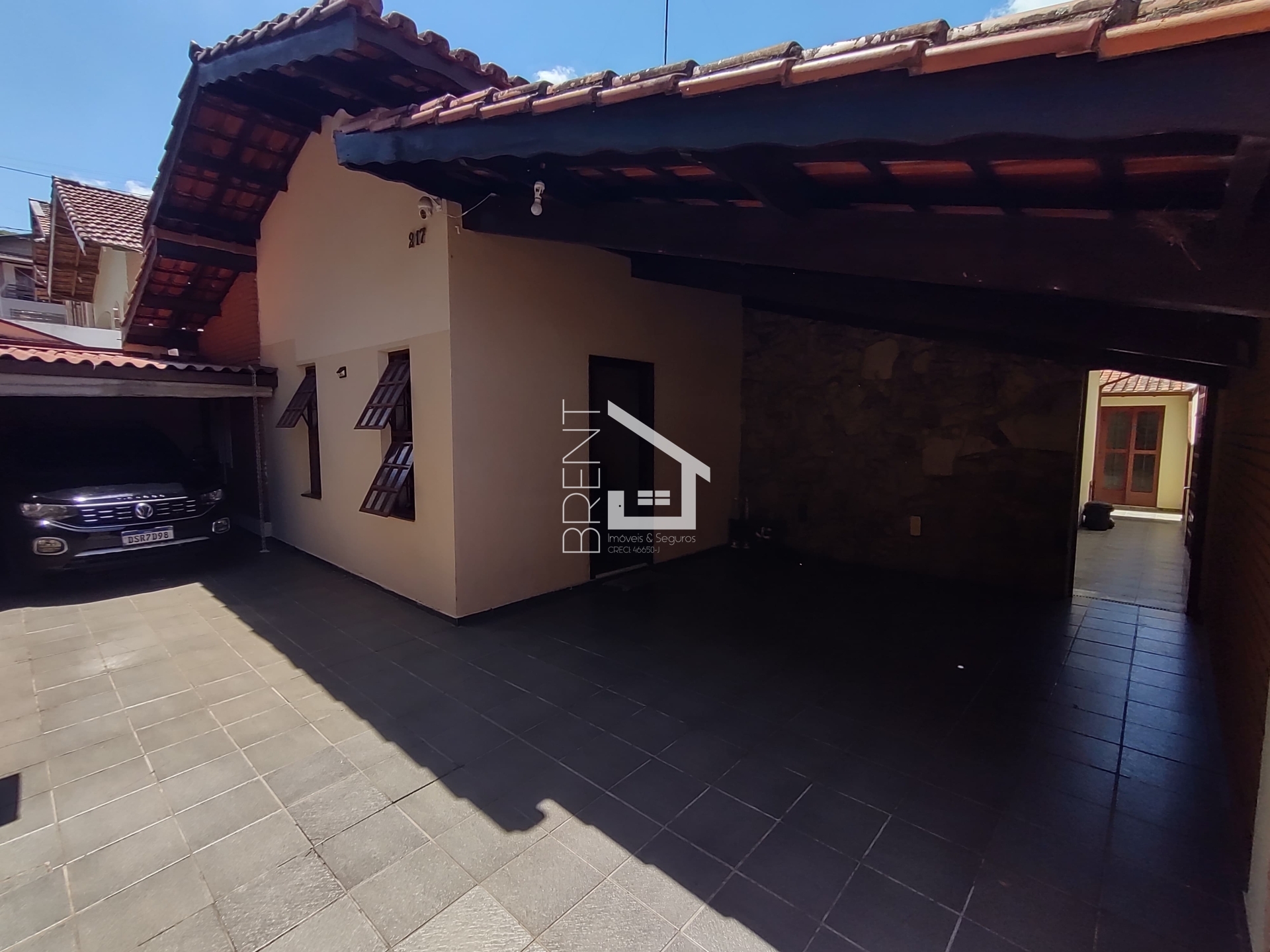 Casa à venda com 3 quartos, 191m² - Foto 1