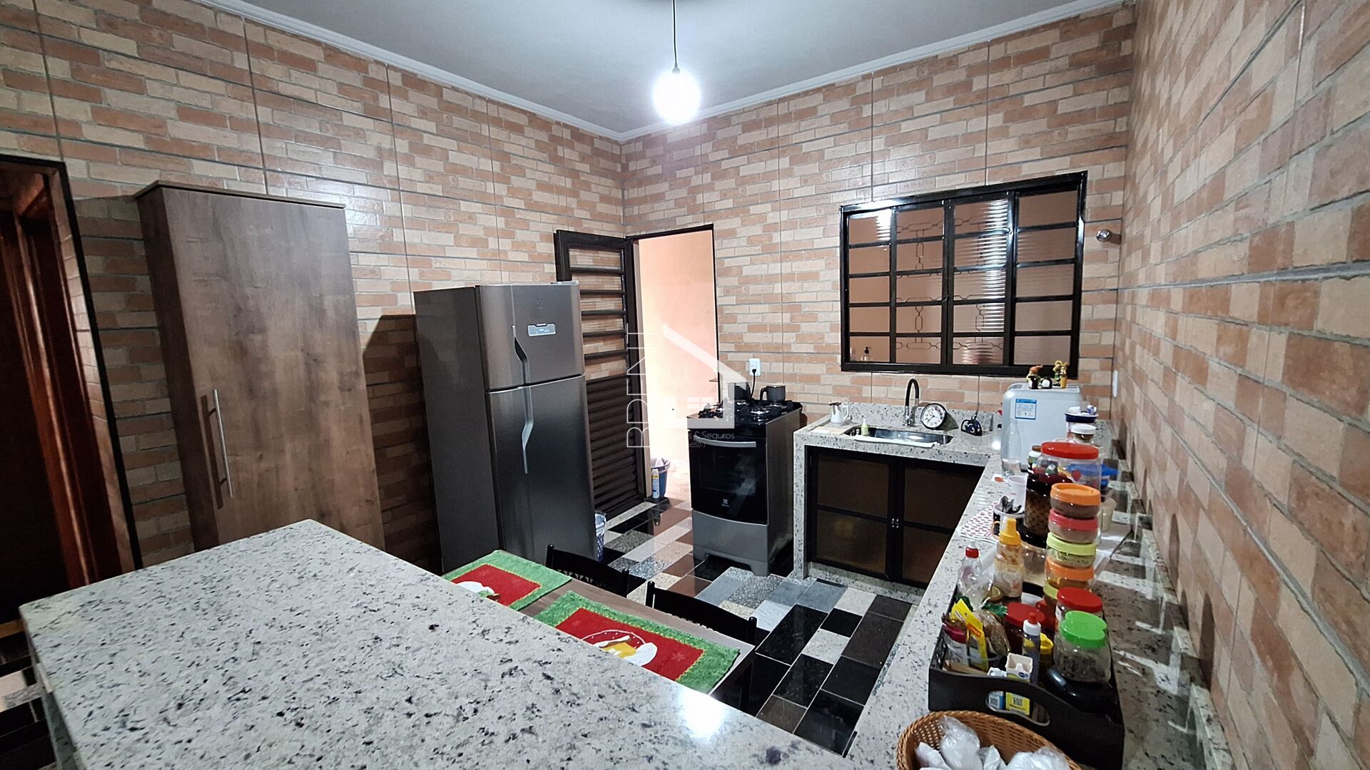 Casa à venda com 2 quartos, 75m² - Foto 3