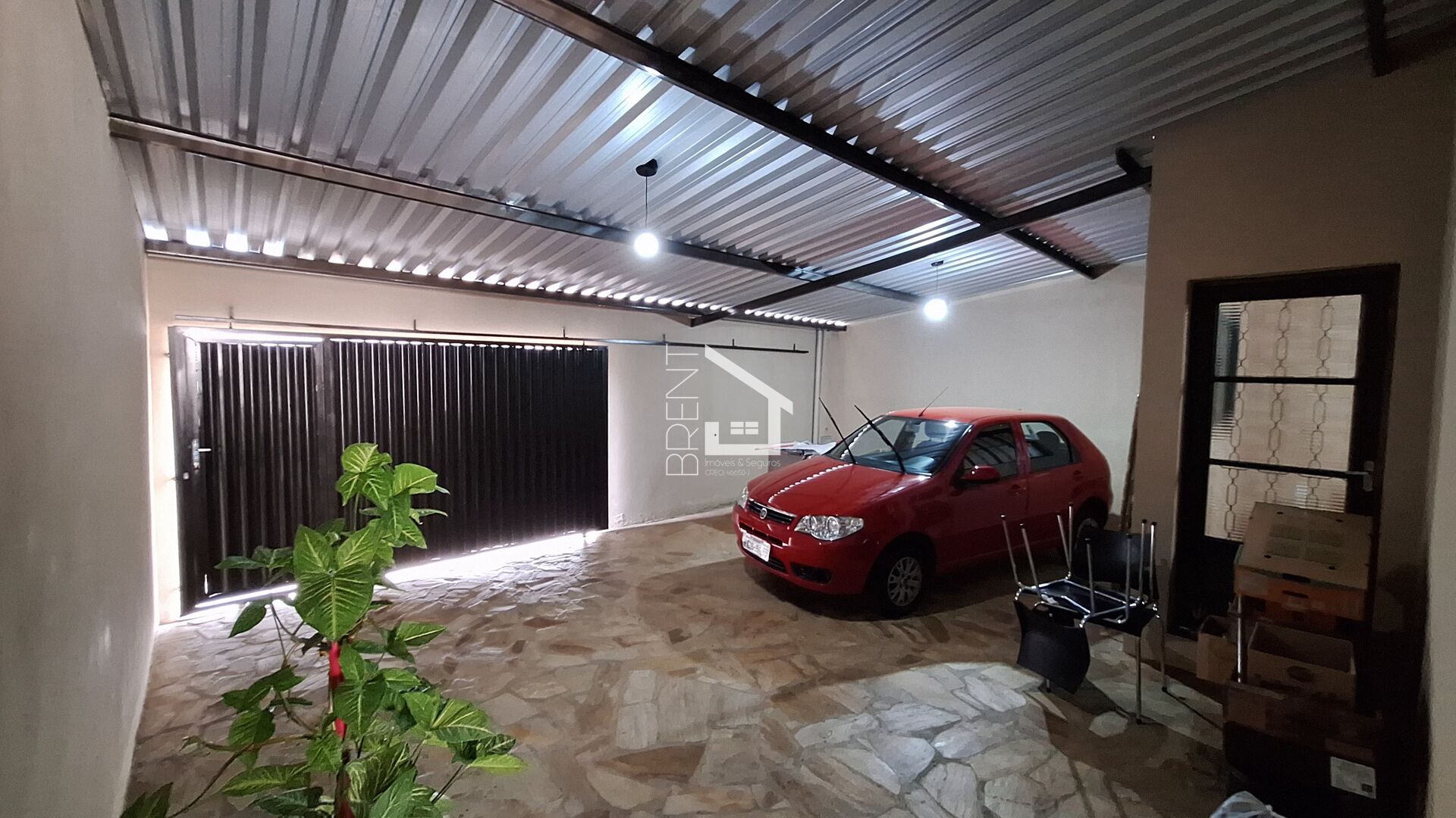 Casa à venda com 2 quartos, 75m² - Foto 1