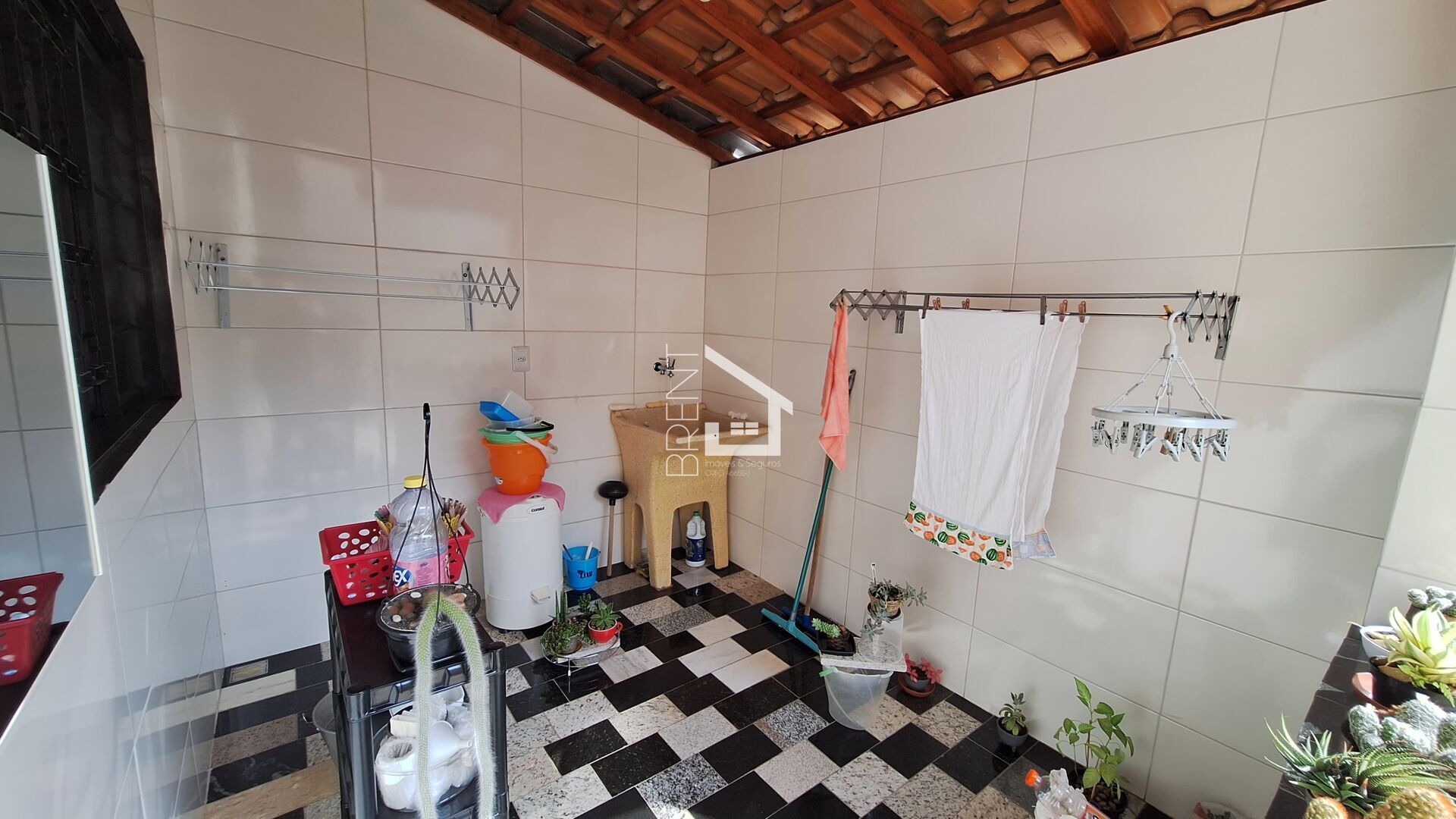 Casa à venda com 2 quartos, 75m² - Foto 9