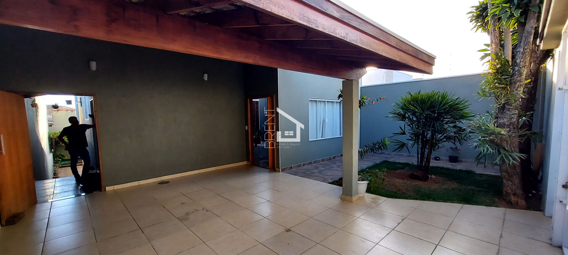 Casa à venda com 3 quartos, 178m² - Foto 1