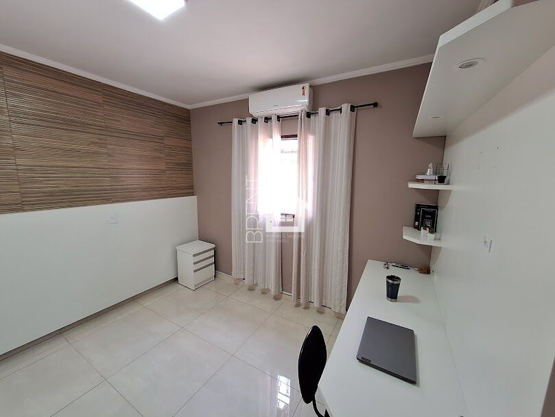 Casa à venda com 4 quartos, 157m² - Foto 7