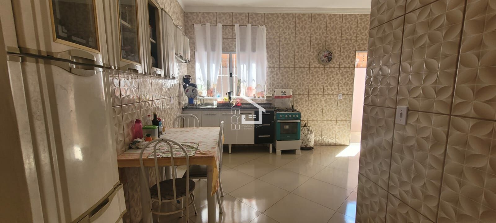 Casa à venda com 3 quartos, 250m² - Foto 4