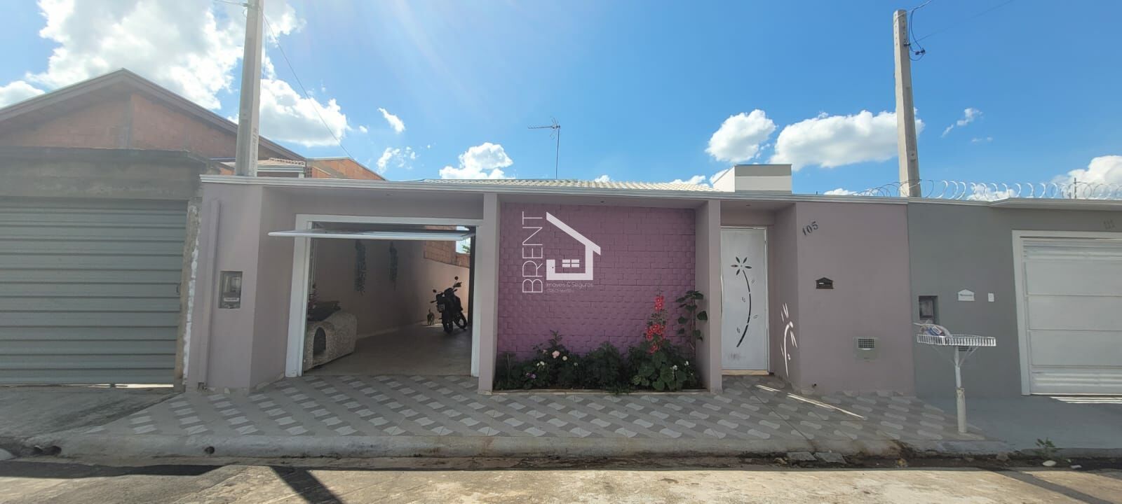 Casa à venda com 3 quartos, 250m² - Foto 1