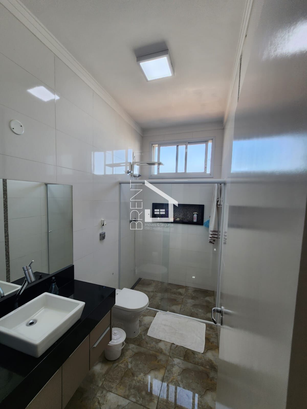 Casa à venda com 4 quartos, 245m² - Foto 10