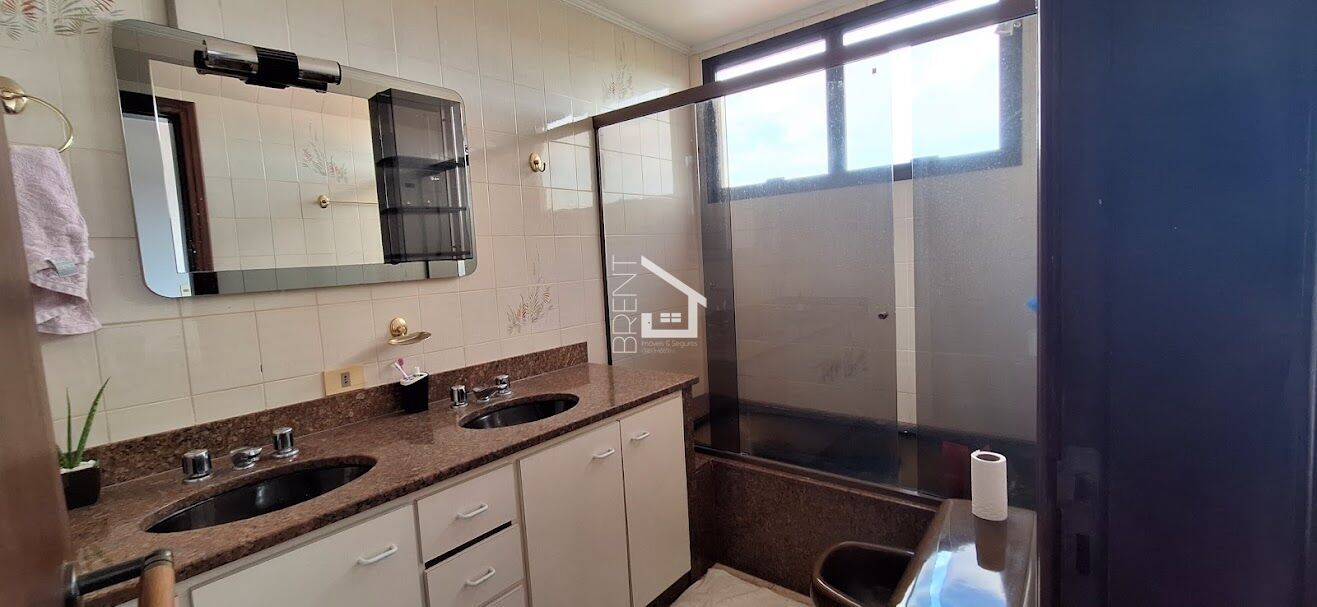 Apartamento à venda com 3 quartos, 212m² - Foto 10