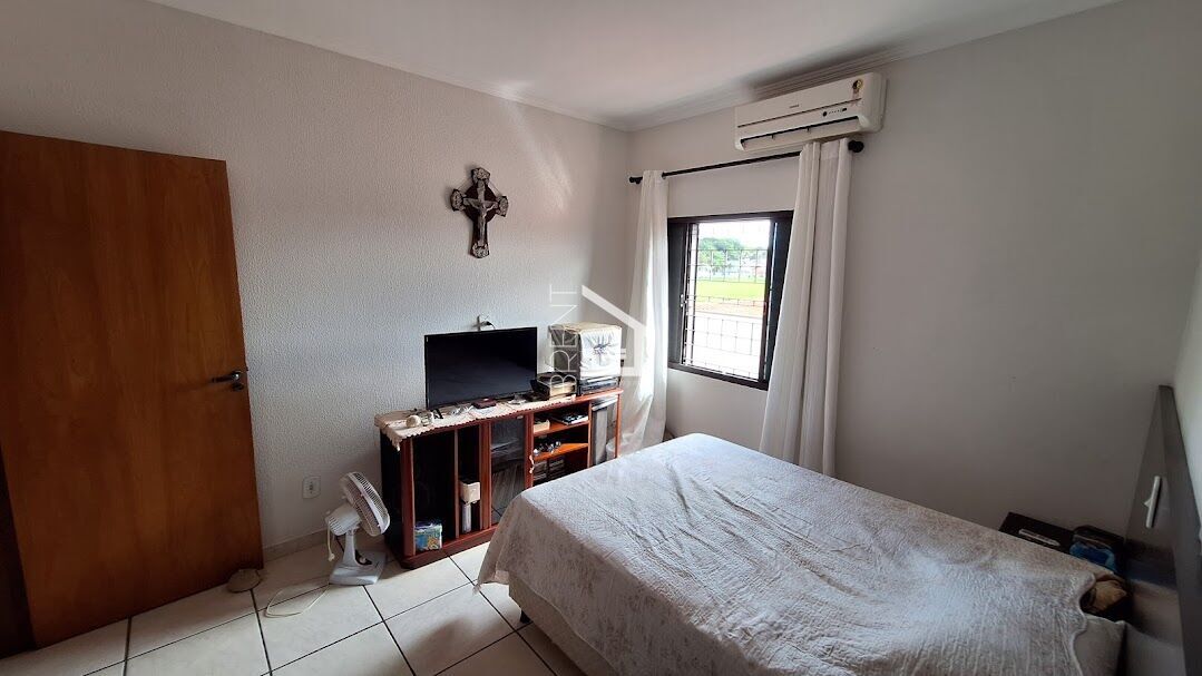 Casa à venda com 5 quartos, 139m² - Foto 9