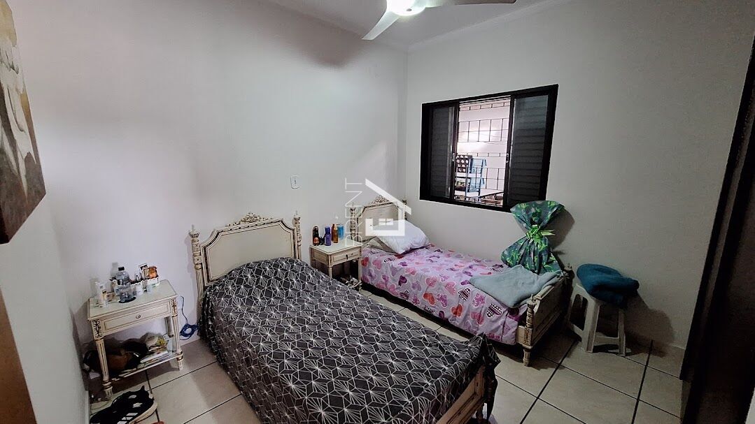 Casa à venda com 5 quartos, 139m² - Foto 7