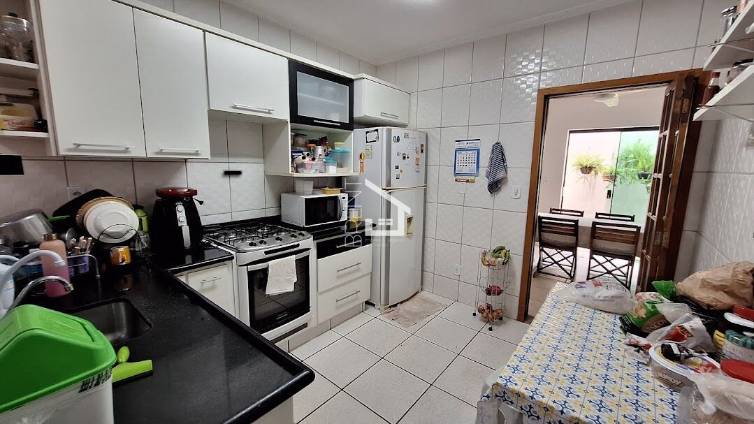 Casa à venda com 5 quartos, 139m² - Foto 5