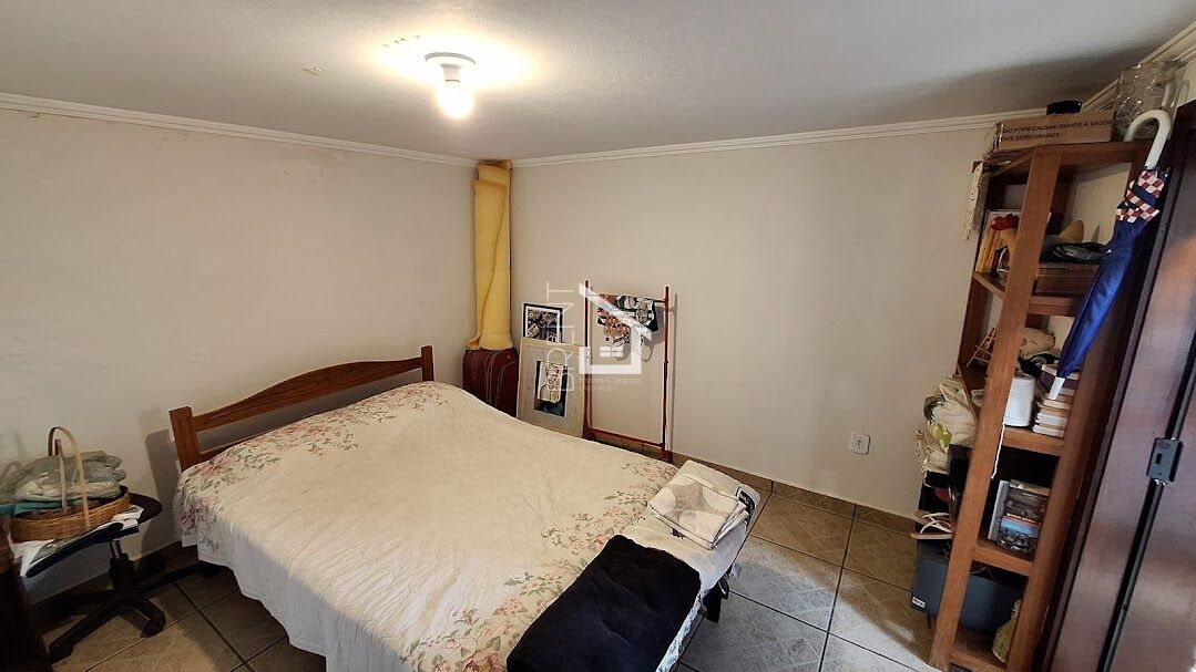 Casa à venda com 5 quartos, 139m² - Foto 17