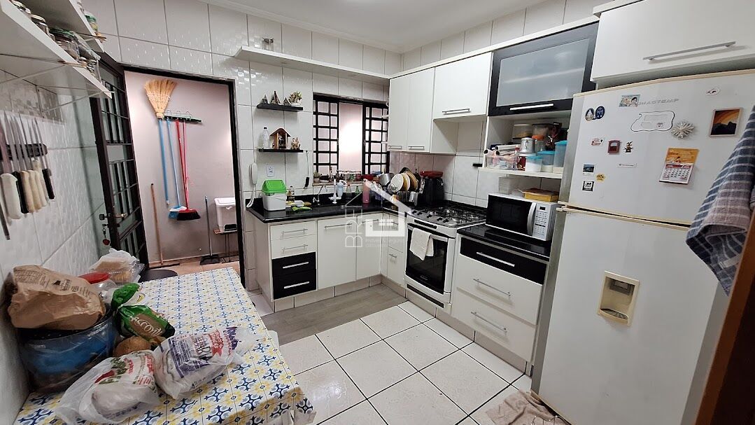 Casa à venda com 5 quartos, 139m² - Foto 6