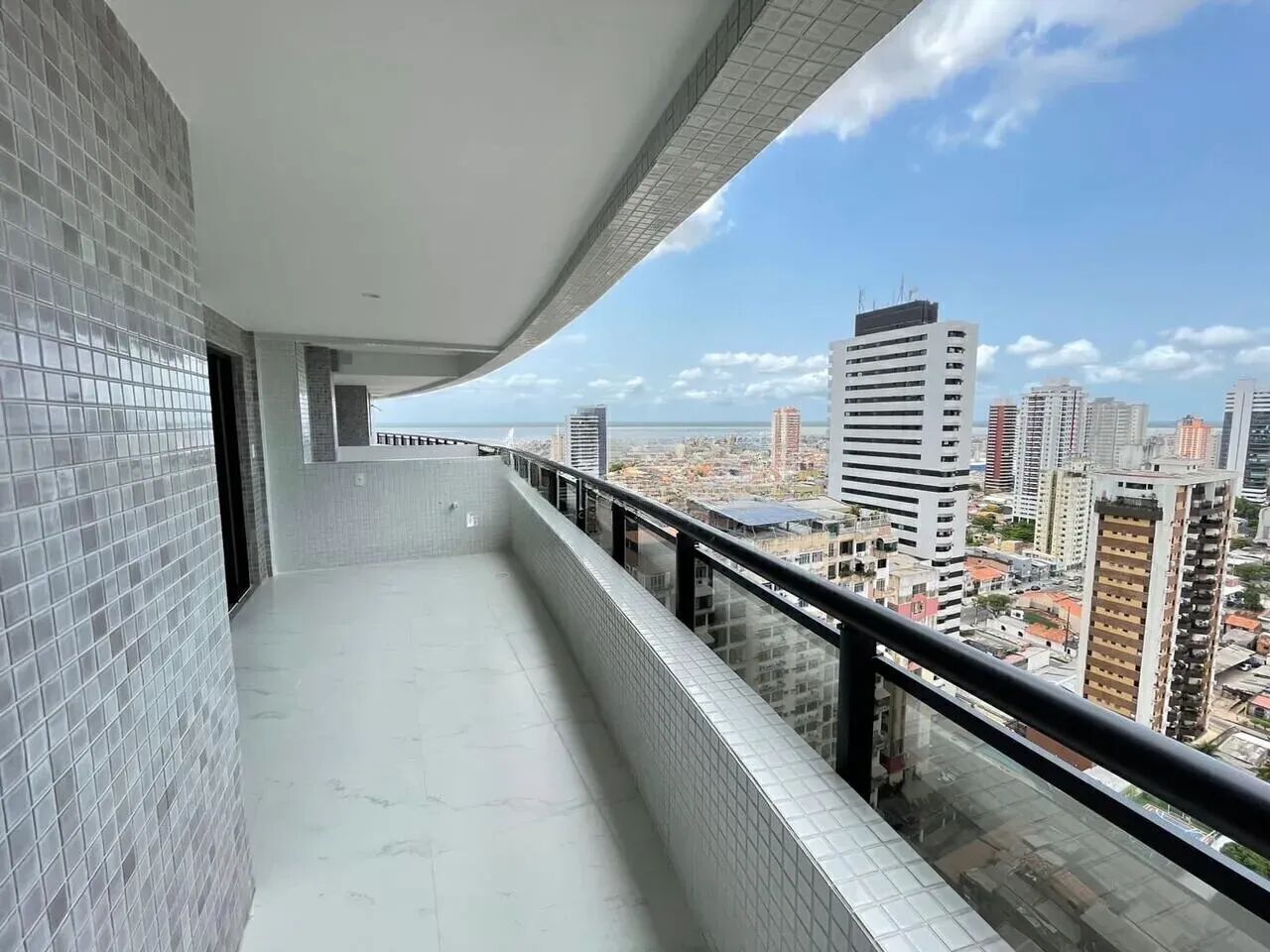 Apartamento à venda com 3 quartos, 84m² - Foto 2