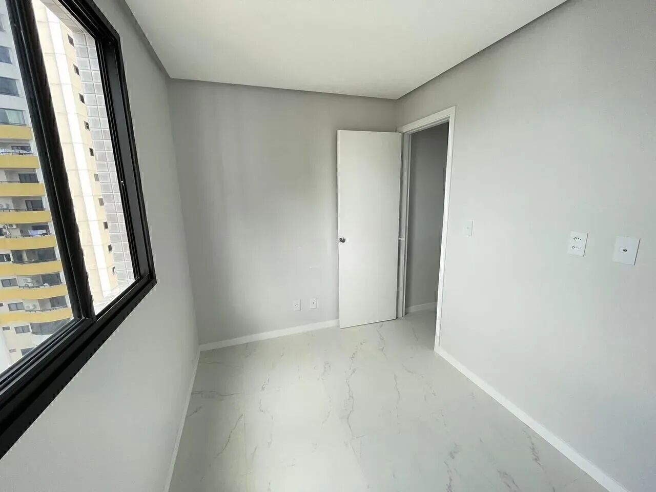 Apartamento à venda com 3 quartos, 84m² - Foto 14