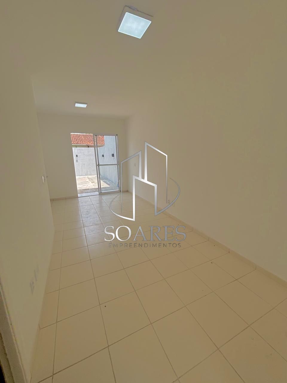 Casa à venda com 2 quartos, 80m² - Foto 3