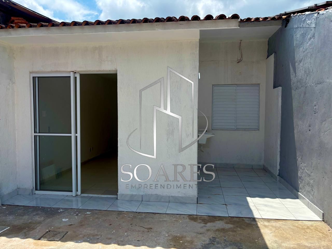 Casa à venda com 2 quartos, 80m² - Foto 2