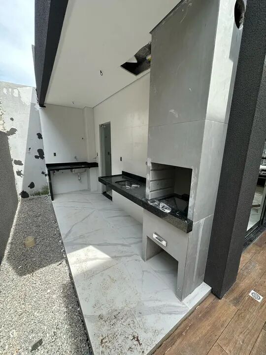 Apartamento à venda com 3 quartos, 140m² - Foto 2