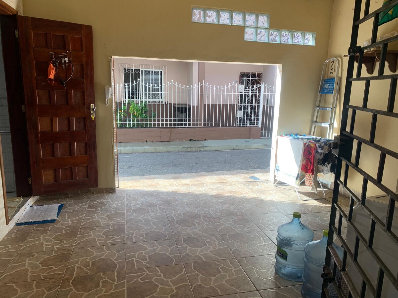 Casa à venda com 3 quartos, 180m² - Foto 1