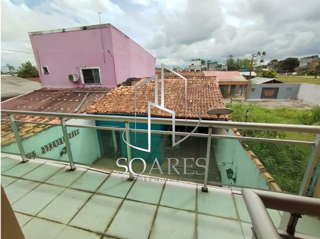 Casa à venda com 3 quartos, 200m² - Foto 1