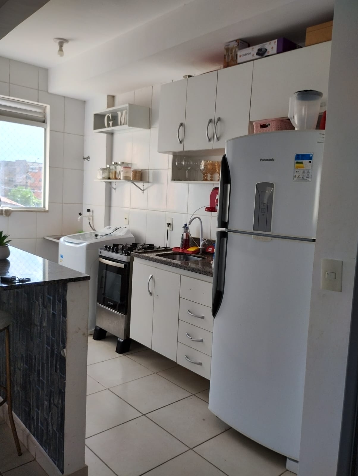 Apartamento à venda com 3 quartos, 75m² - Foto 2