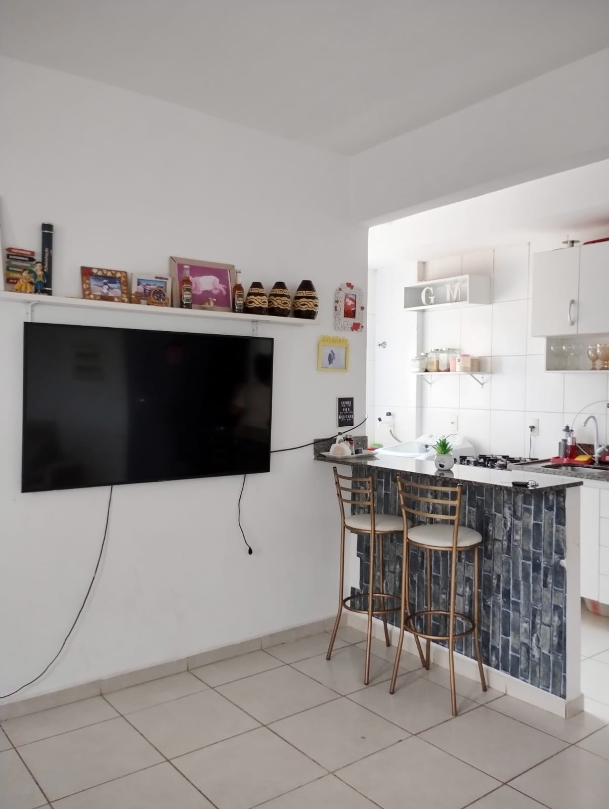 Apartamento à venda com 3 quartos, 75m² - Foto 1