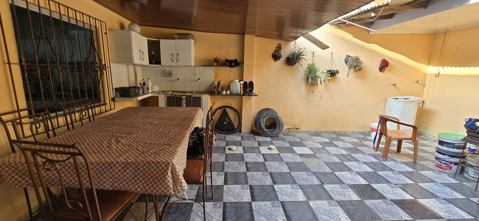 Casa à venda com 3 quartos, 200m² - Foto 18