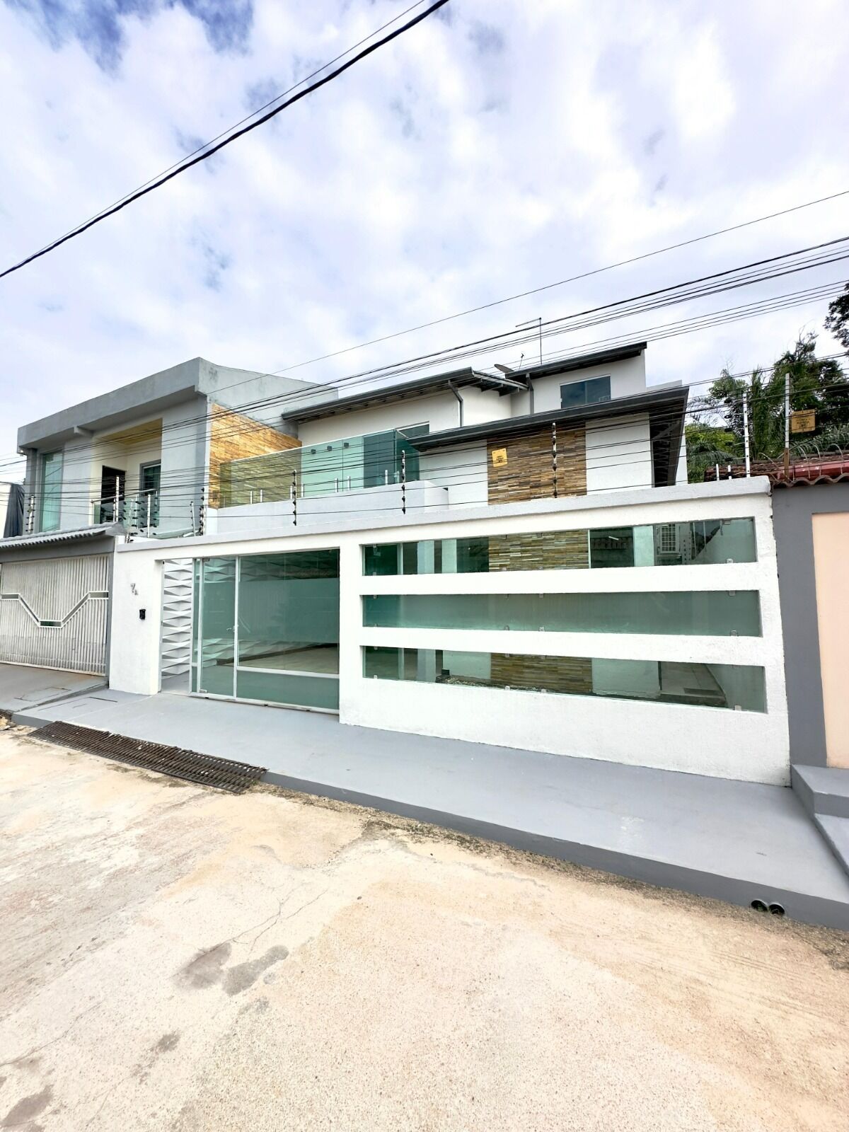 Casa, 4 quartos, 217 m² - Foto 1