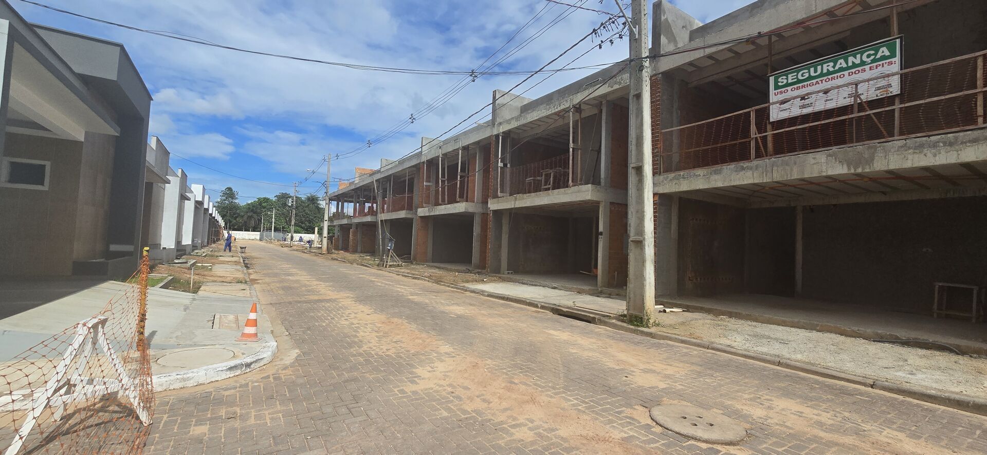 Casa à venda com 3 quartos, 144m² - Foto 2