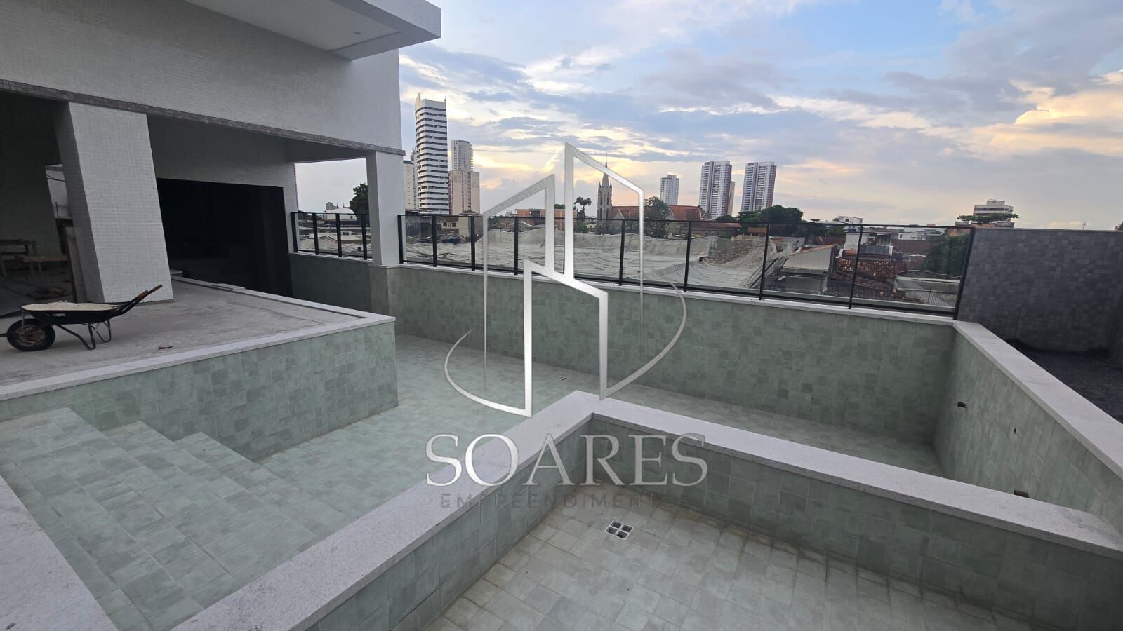 Apartamento à venda com 3 quartos, 112m² - Foto 1