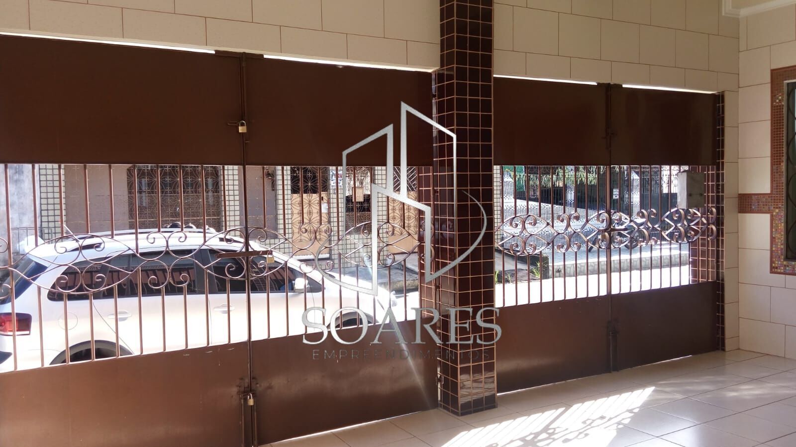 Casa à venda com 2 quartos, 200m² - Foto 1