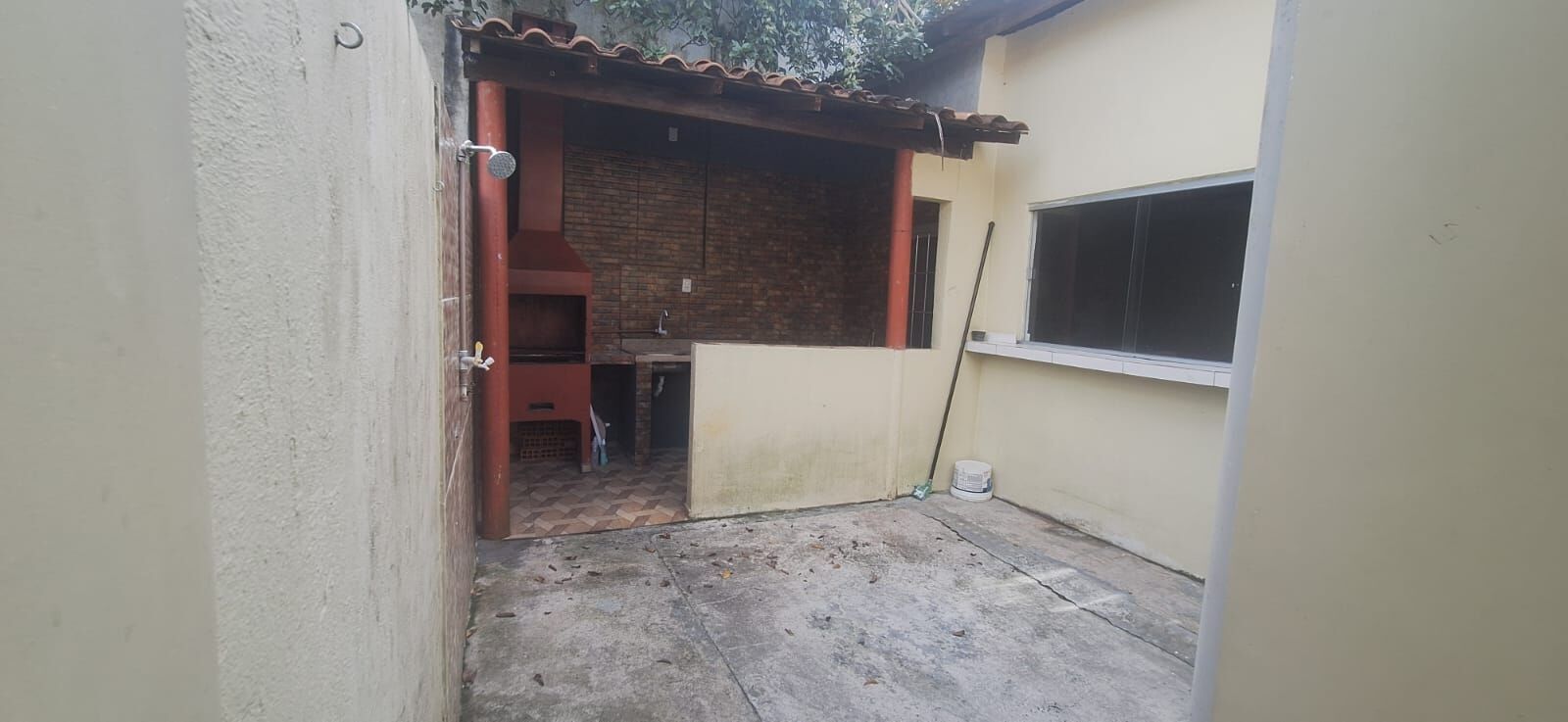Casa à venda com 2 quartos, 62m² - Foto 1