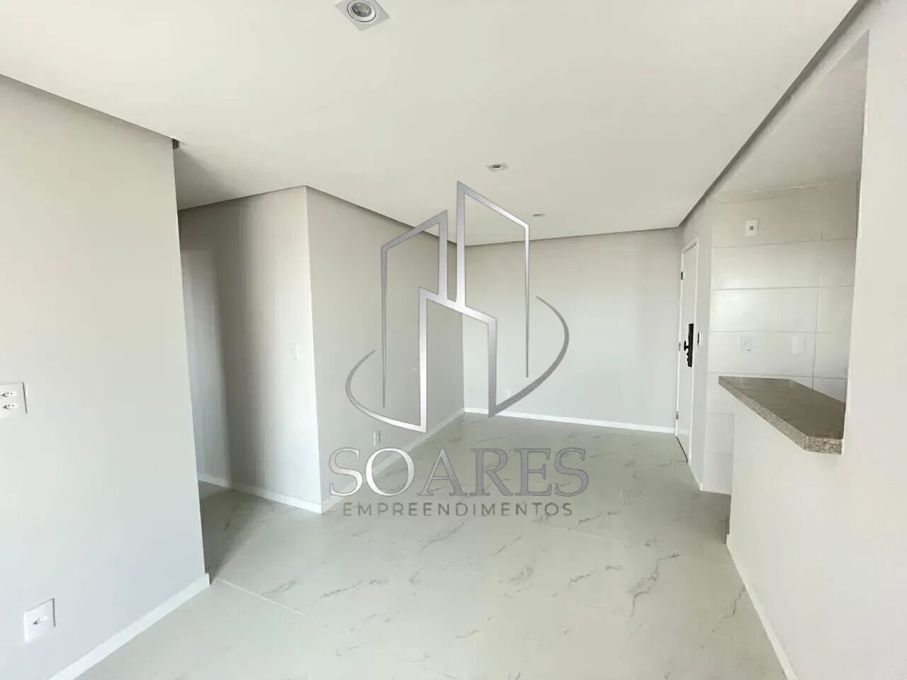 Apartamento à venda com 3 quartos, 84m² - Foto 2