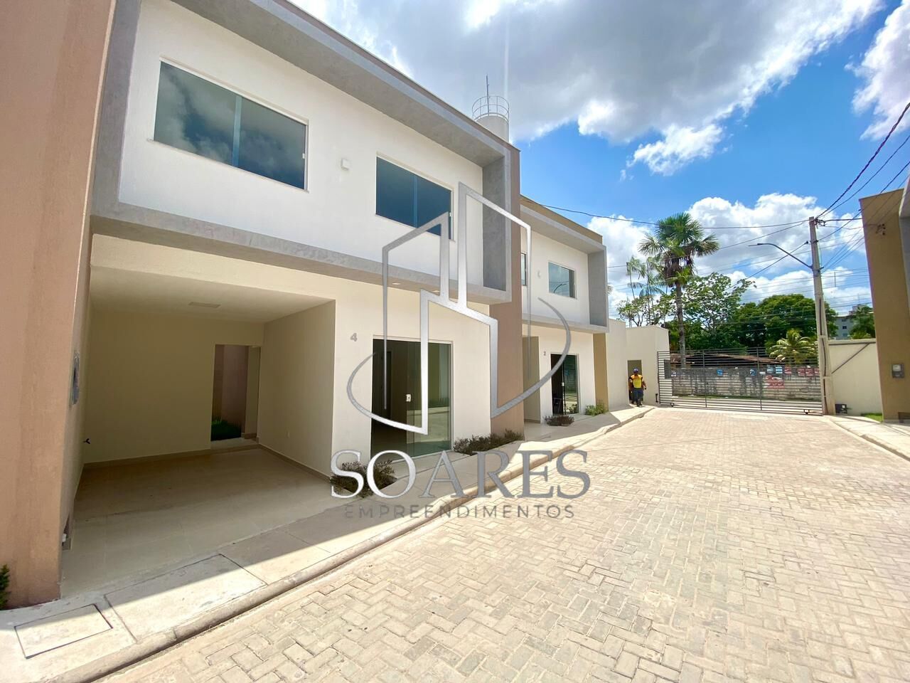 Casa à venda com 3 quartos, 114m² - Foto 2