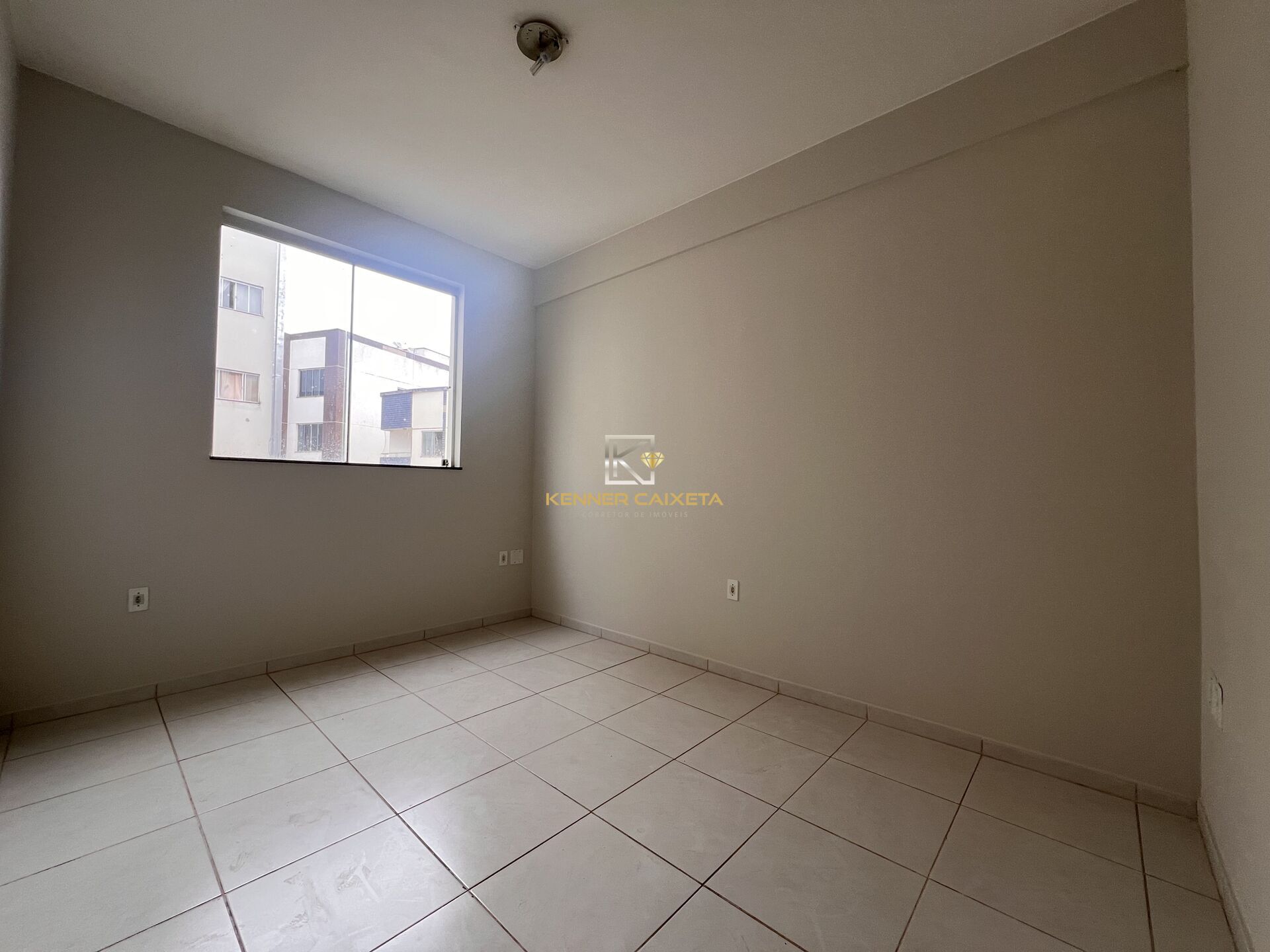 Apartamento à venda com 2 quartos, 48m² - Foto 4